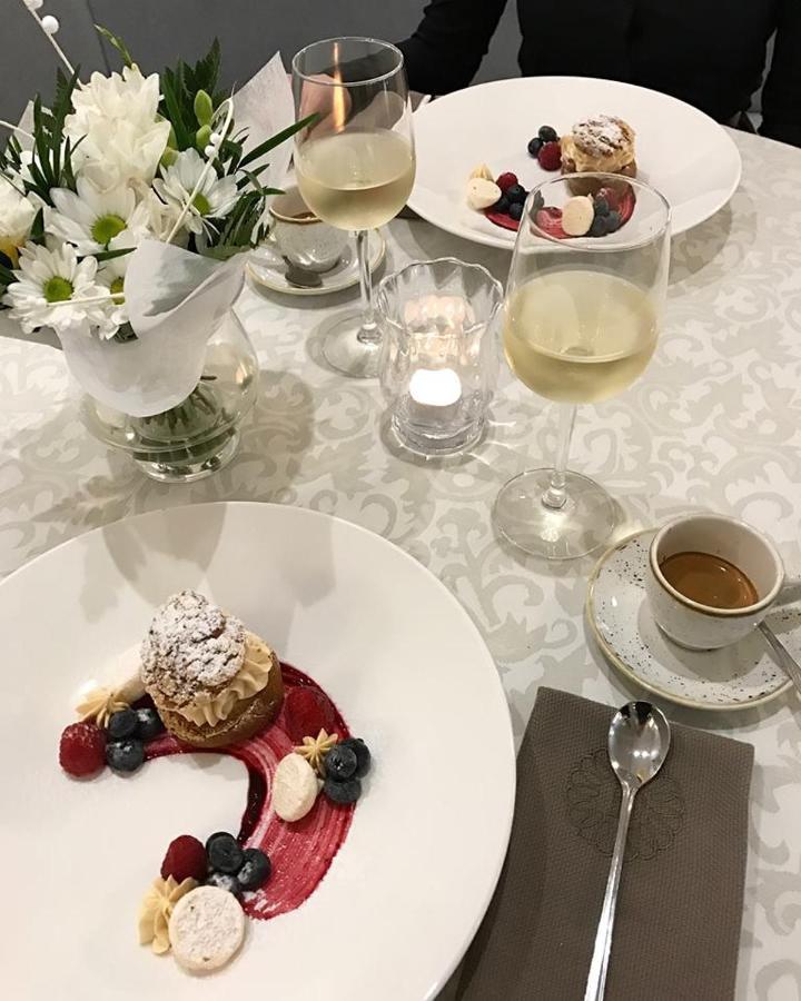 פוזנן Bialy Dom Henlex Hotel Restauracja מראה חיצוני תמונה