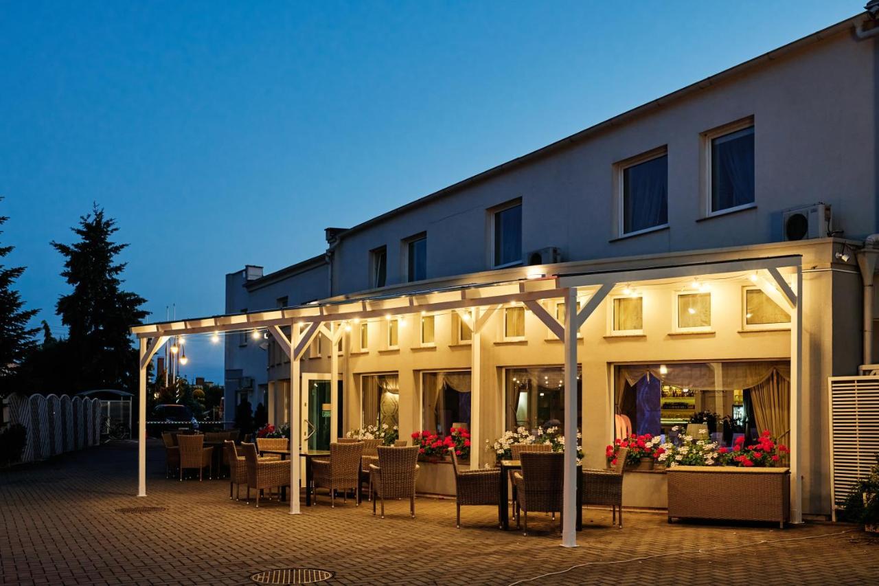 פוזנן Bialy Dom Henlex Hotel Restauracja מראה חיצוני תמונה