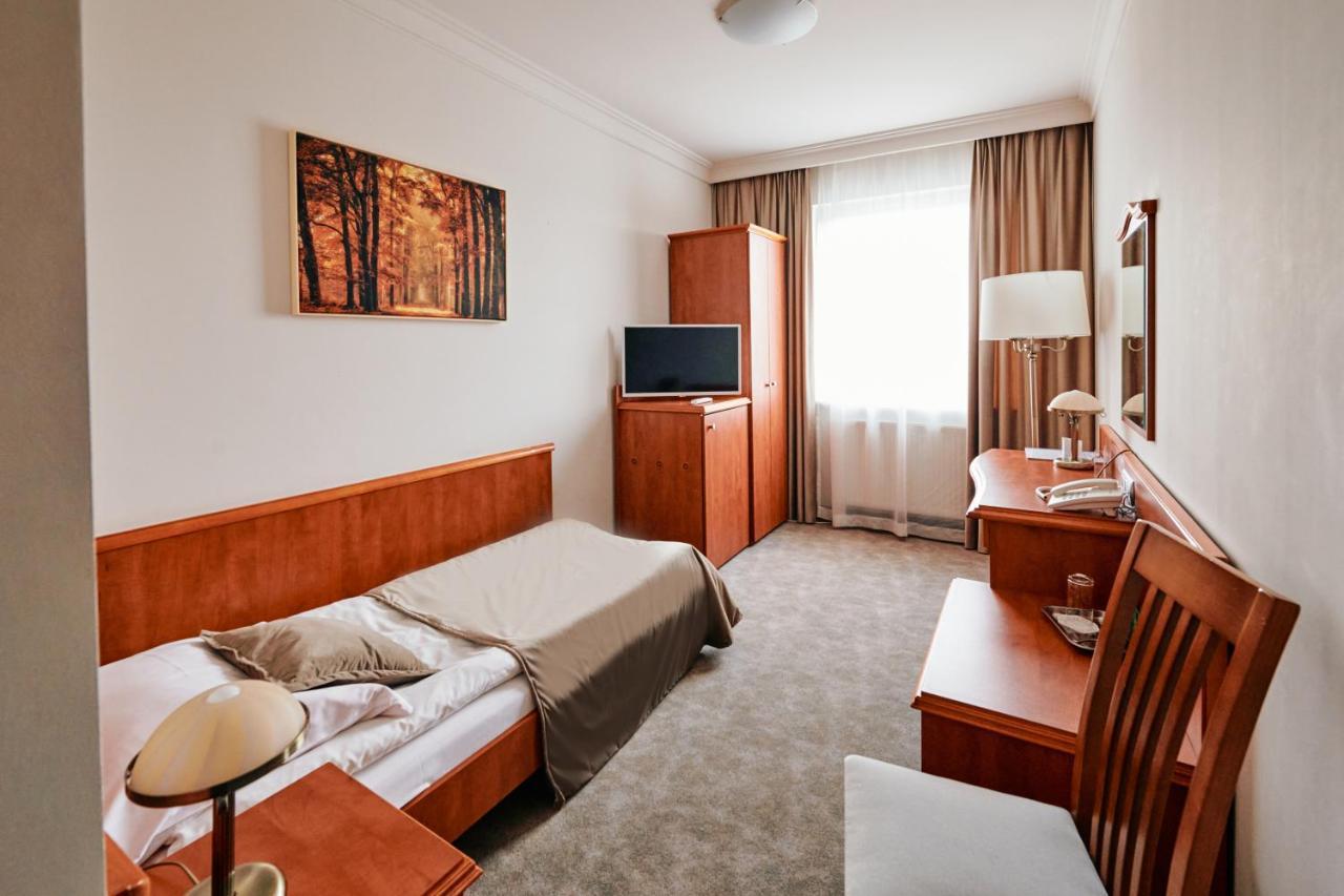 פוזנן Bialy Dom Henlex Hotel Restauracja מראה חיצוני תמונה