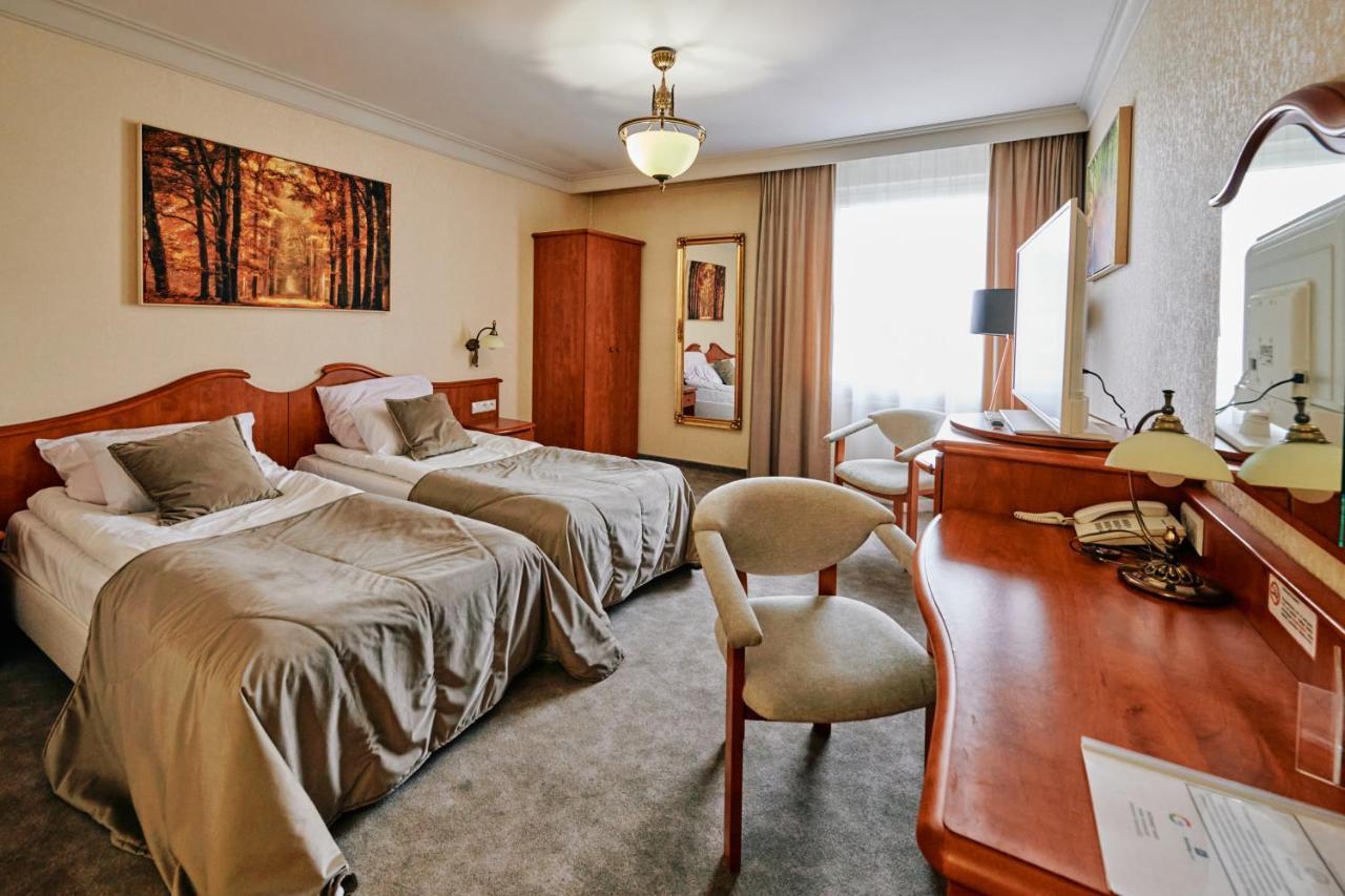 פוזנן Bialy Dom Henlex Hotel Restauracja מראה חיצוני תמונה