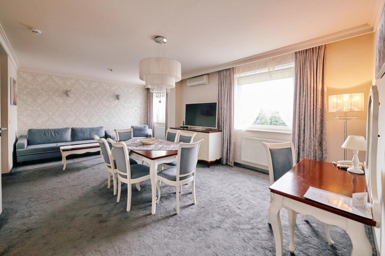 פוזנן Bialy Dom Henlex Hotel Restauracja מראה חיצוני תמונה
